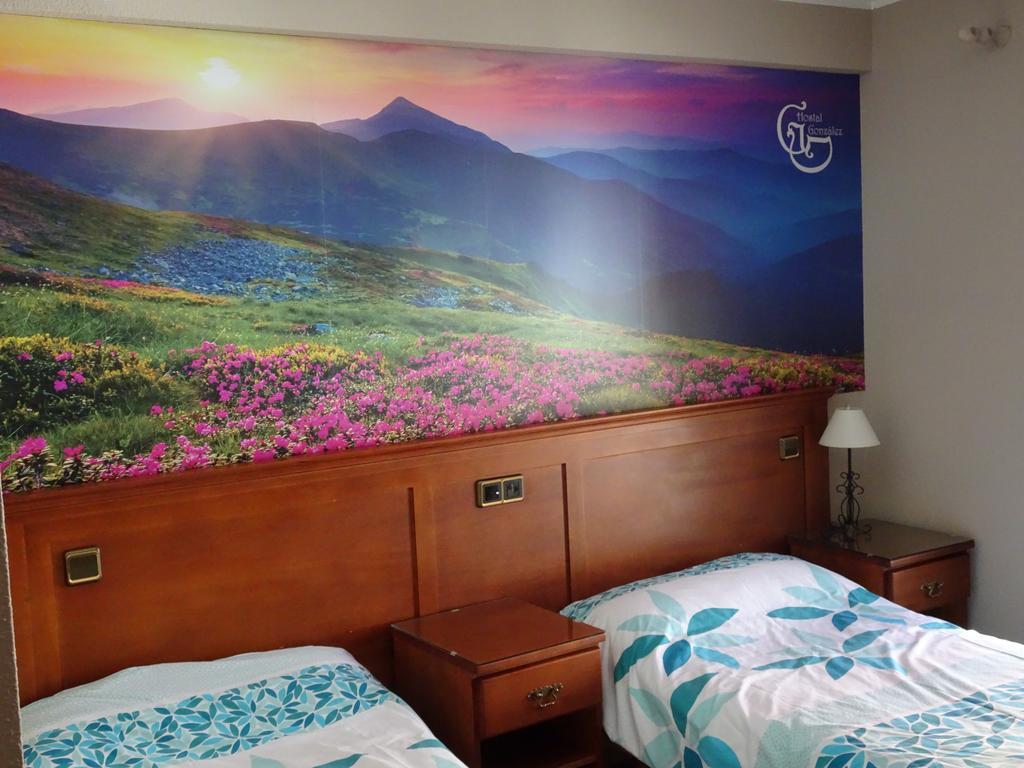 Hostal Gonzalez Guadarrama Ngoại thất bức ảnh