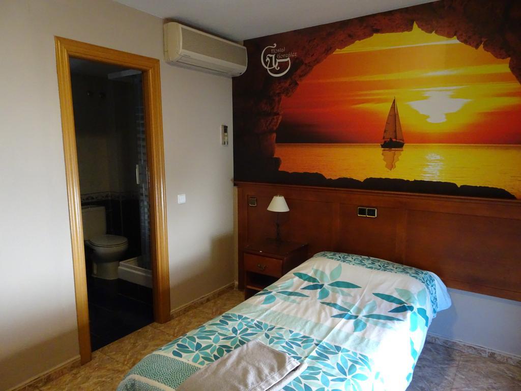 Hostal Gonzalez Guadarrama Ngoại thất bức ảnh